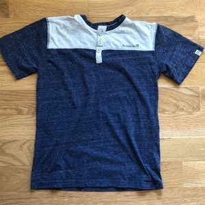 🐸5/$15🐸 Big Boy’s Avalanche Shirt size M 10 12